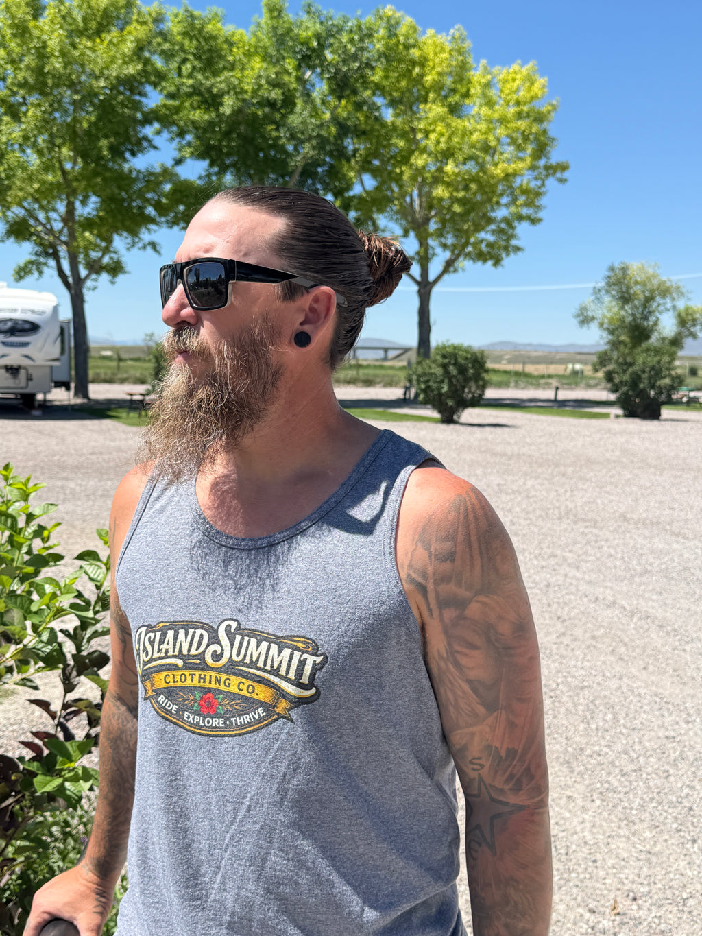 Island Summit Ride.Explore.Thrive Tank